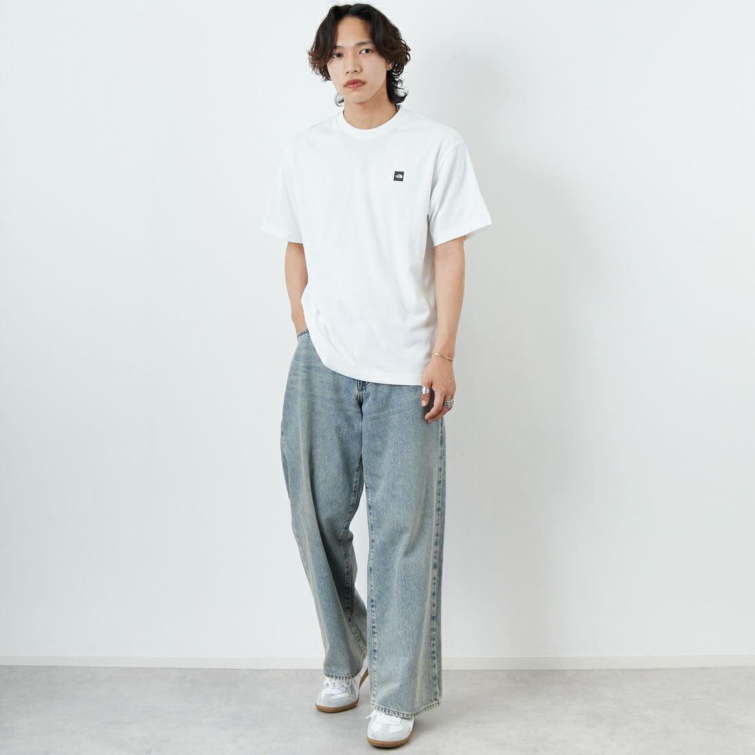 THE NORTH FACE [ザ ノースフェイス] ショートスリーブ スモールボックスロゴTシャツ [NT32445 ] W &&モデル身長：179cm 着用サイズ：L&&