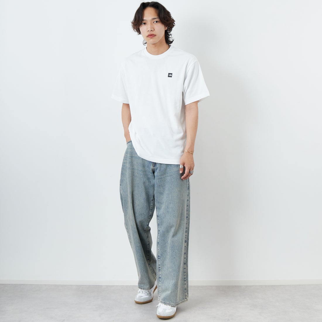 THE NORTH FACE [ザ ノースフェイス] ショートスリーブ スモールボックスロゴTシャツ [NT32445 ] W &&モデル身長：179cm 着用サイズ：L&&