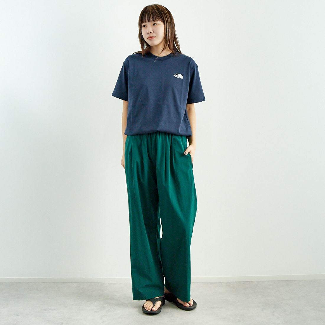 THE NORTH FACE [ザ ノースフェイス] ショートスリーブ バンダナスクエアロゴTシャツ [NT32446] UN &&モデル身長：167cm 着用サイズ：S&&