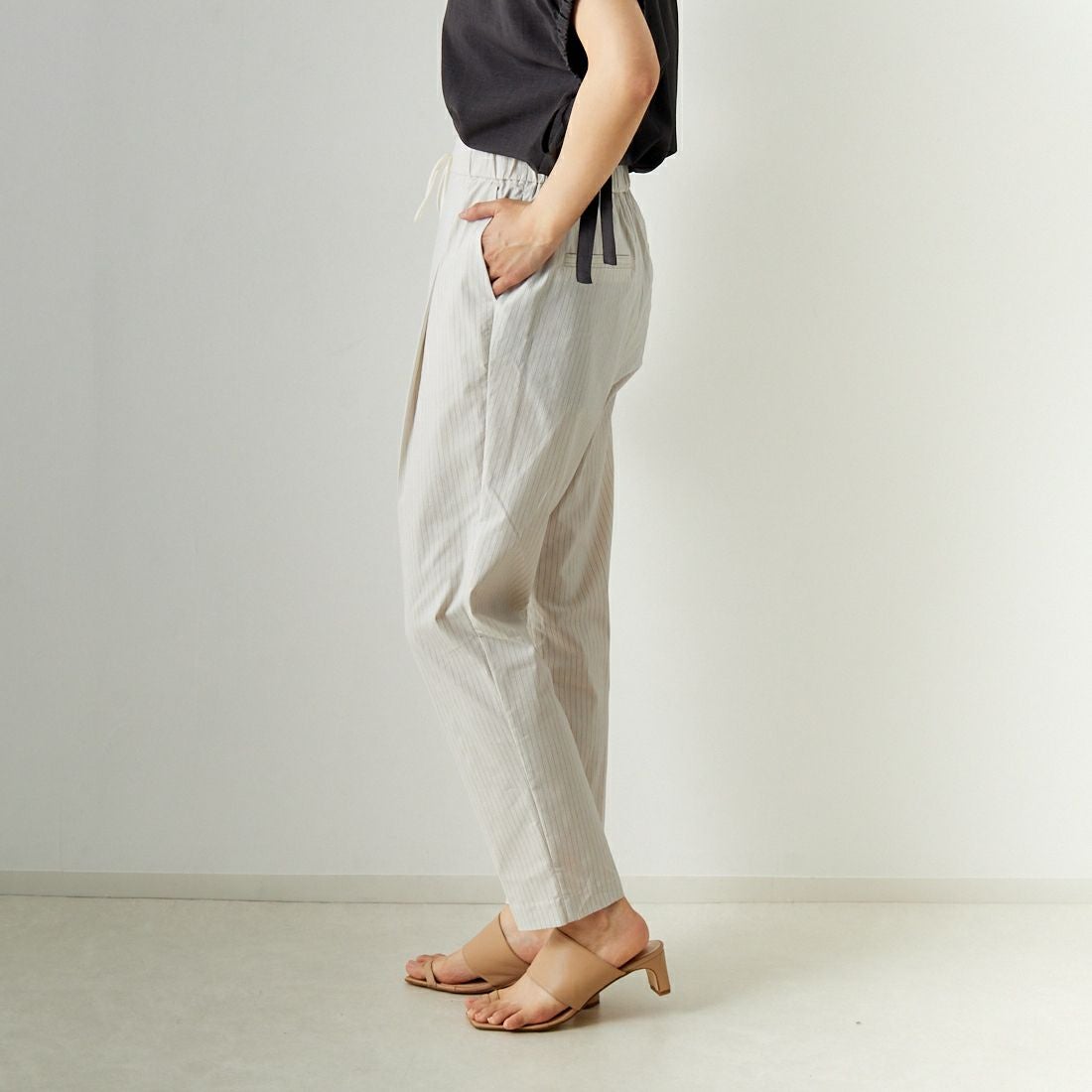 Jeans Factory Clothes [ジーンズファクトリークローズ] バックラッシュリネンプラススティックパンツ [21242052] 031 ｵﾌｽﾄﾗｲ &&モデル身長：160cm 着用サイズ：38&&