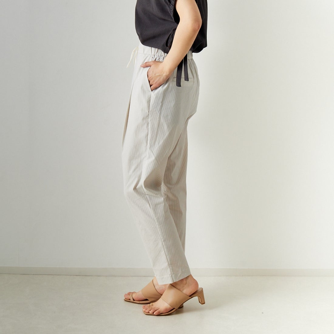 Jeans Factory Clothes [ジーンズファクトリークローズ] バックラッシュリネンプラススティックパンツ [21242052] 031 ｵﾌｽﾄﾗｲ &&モデル身長：160cm 着用サイズ：38&&