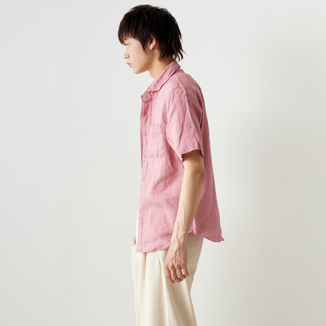 33Degrees [サーティスリーディグリーズ] フレンチリネン ショートスリーブシャツ [BFP610] 110 PINK &&モデル身長：182cm 着用サイズ：L&&