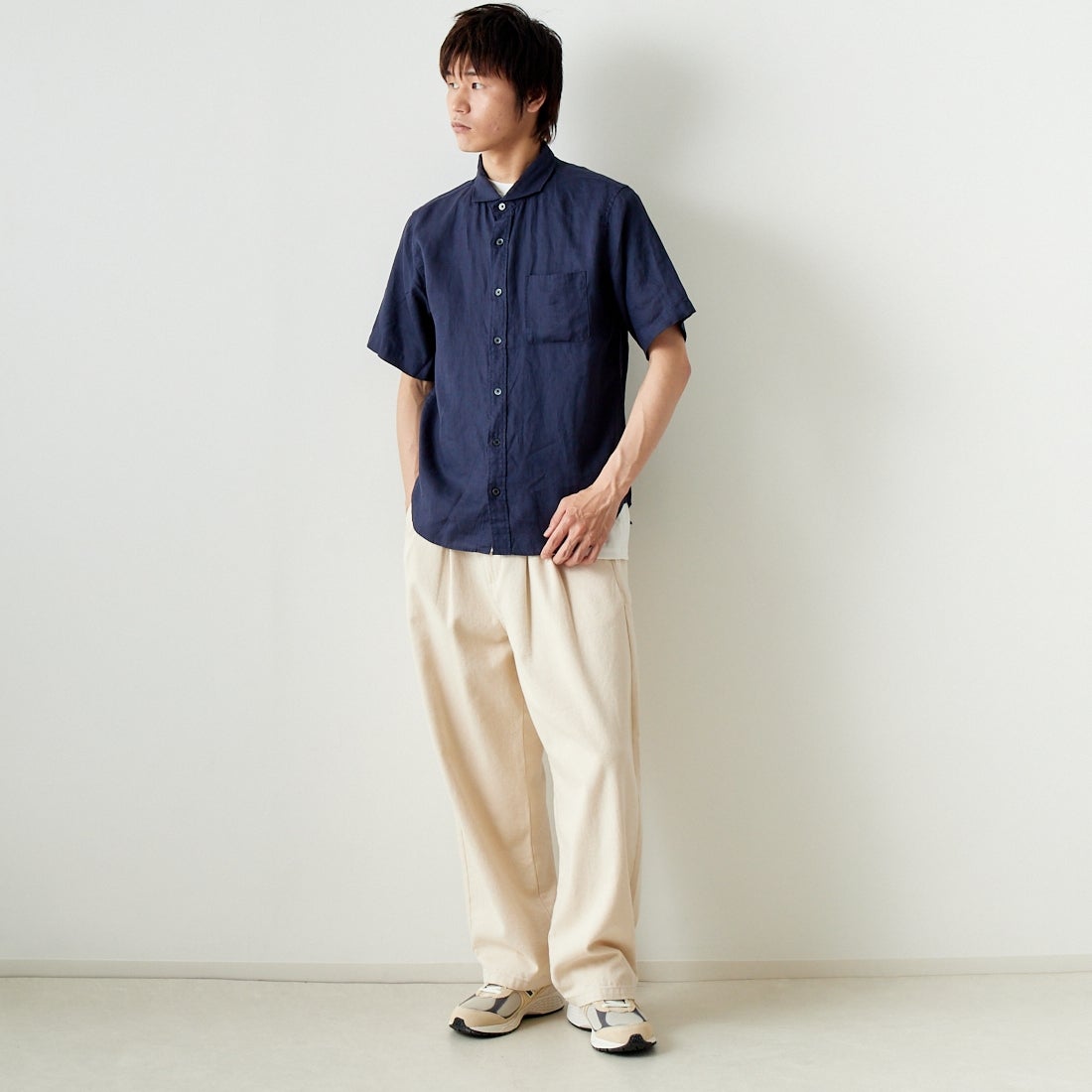 33Degrees [サーティスリーディグリーズ] フレンチリネン ショートスリーブシャツ [BFP610] 540 NAVY &&モデル身長：182cm 着用サイズ：L&&