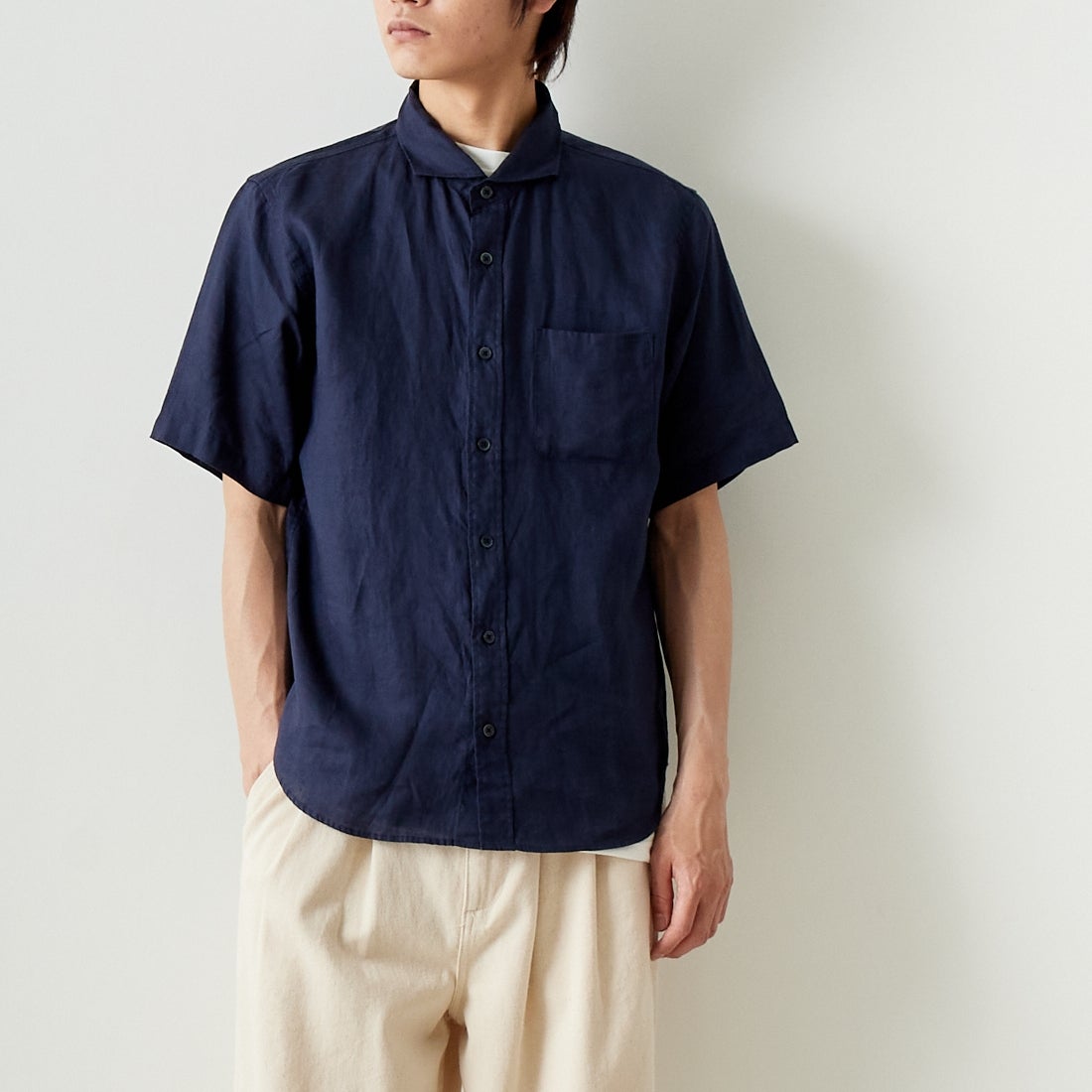 33Degrees [サーティスリーディグリーズ] フレンチリネン ショートスリーブシャツ [BFP610] 540 NAVY &&モデル身長：182cm 着用サイズ：L&&