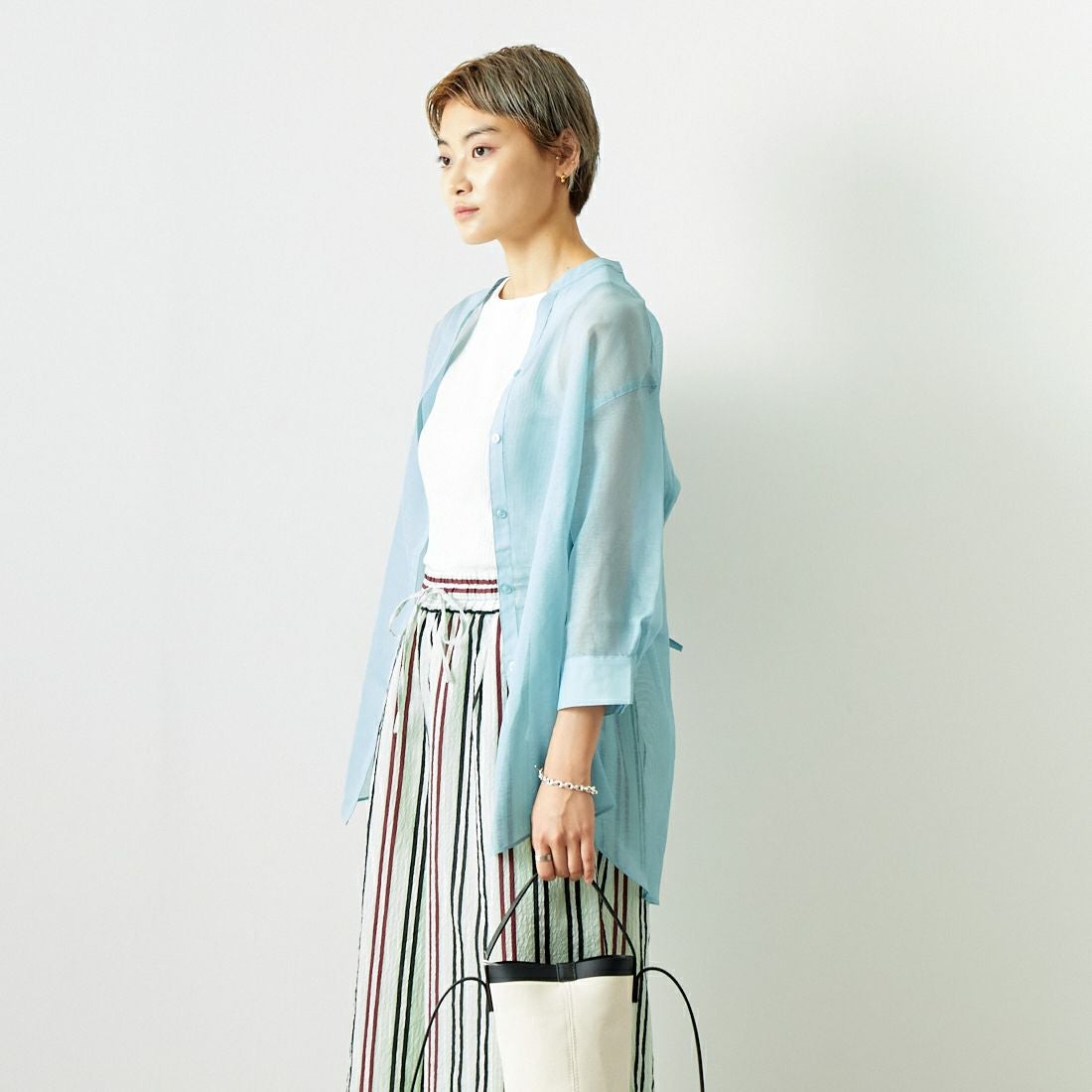 Jf Ready Made [ジェイエフレディメイド] シアーリネンバックリボンシャツ [754376] 72 ｸﾞﾘｰﾝ &&モデル身長：160cm 着用サイズ：F&&