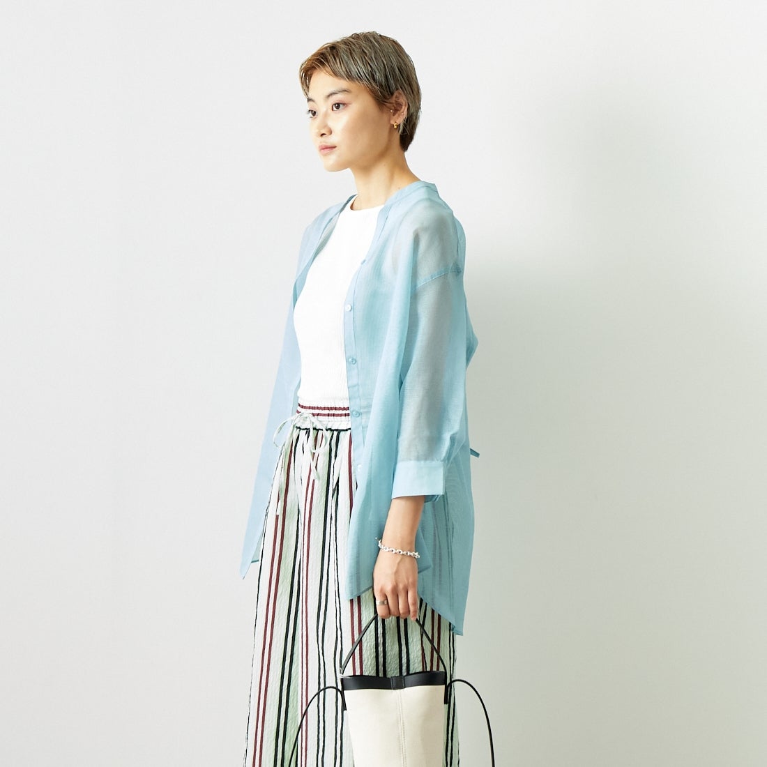 Jf Ready Made [ジェイエフレディメイド] シアーリネンバックリボンシャツ [754376] 72 ｸﾞﾘｰﾝ &&モデル身長：160cm 着用サイズ：F&&