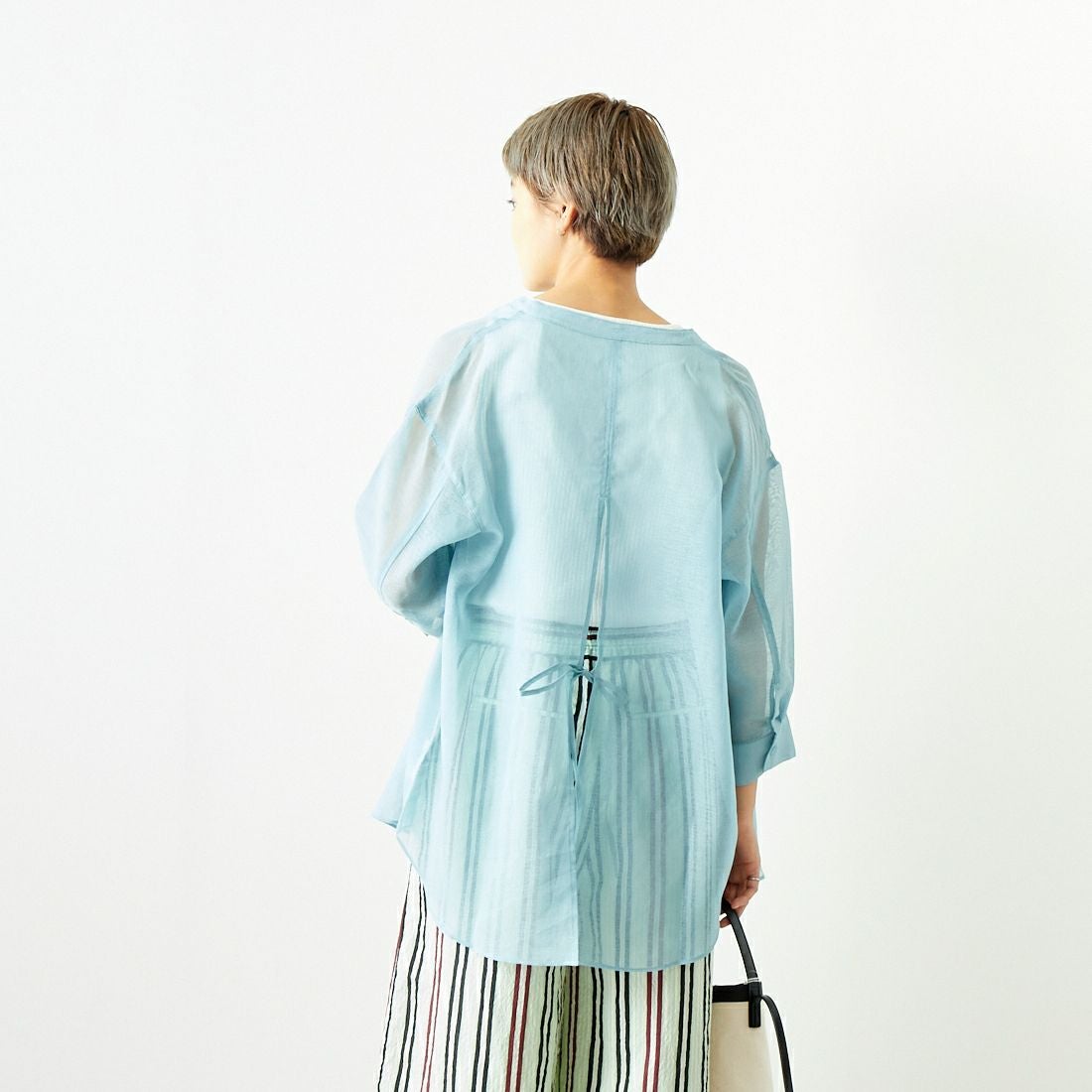 Jf Ready Made [ジェイエフレディメイド] シアーリネンバックリボンシャツ [754376] 72 ｸﾞﾘｰﾝ &&モデル身長：160cm 着用サイズ：F&&