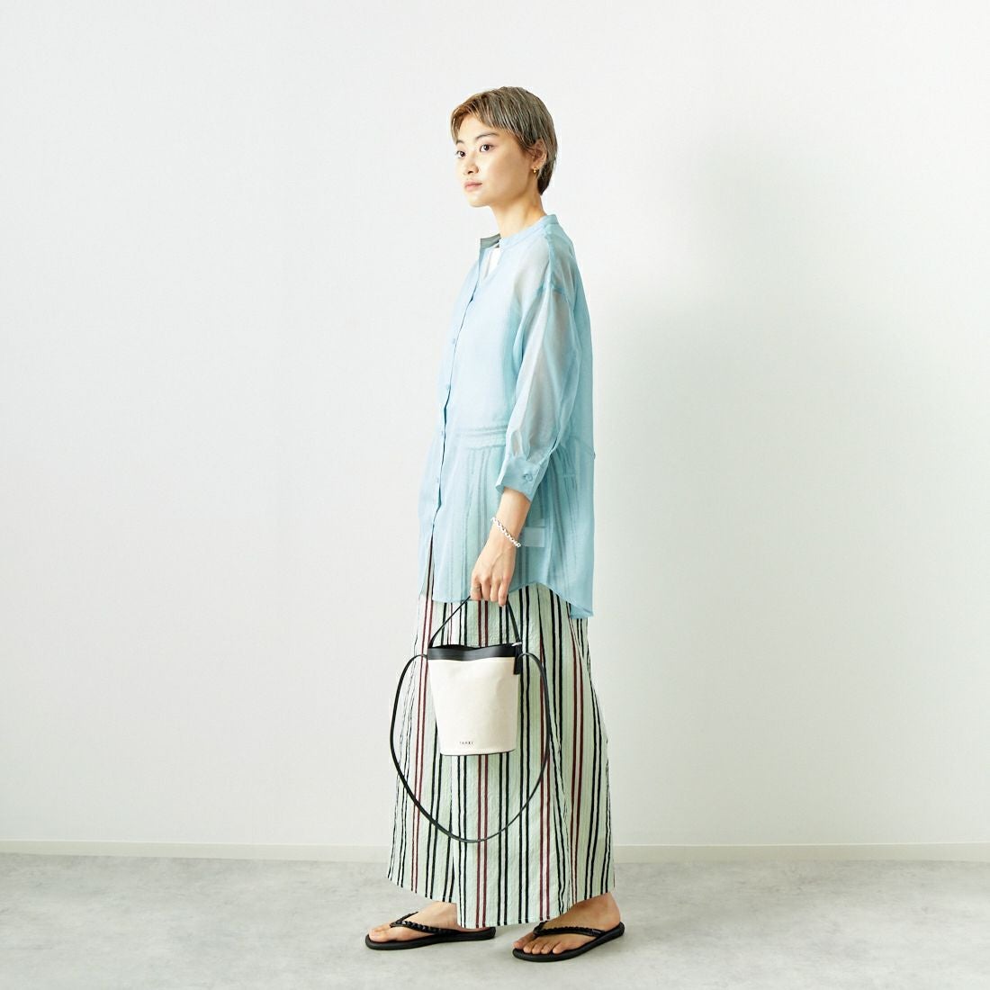 Jf Ready Made [ジェイエフレディメイド] シアーリネンバックリボンシャツ [754376] 72 ｸﾞﾘｰﾝ &&モデル身長：160cm 着用サイズ：F&&