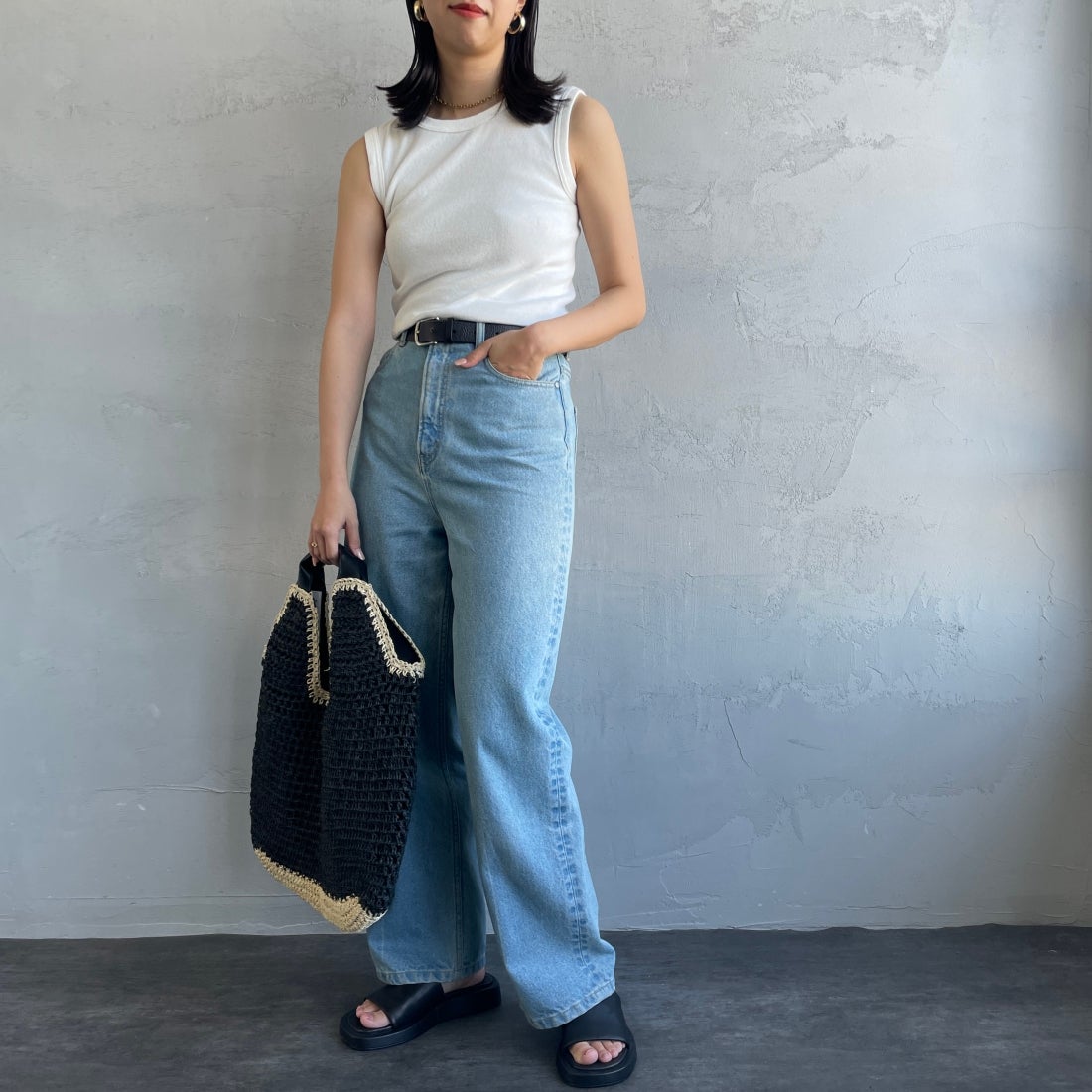 THE SHINZONE [ザ シンゾーン] サーキュラーリブ ノースリーブTシャツ [24MMSCU07] 01 WHITE &&モデル身長：163cm 着用サイズ：F0&&