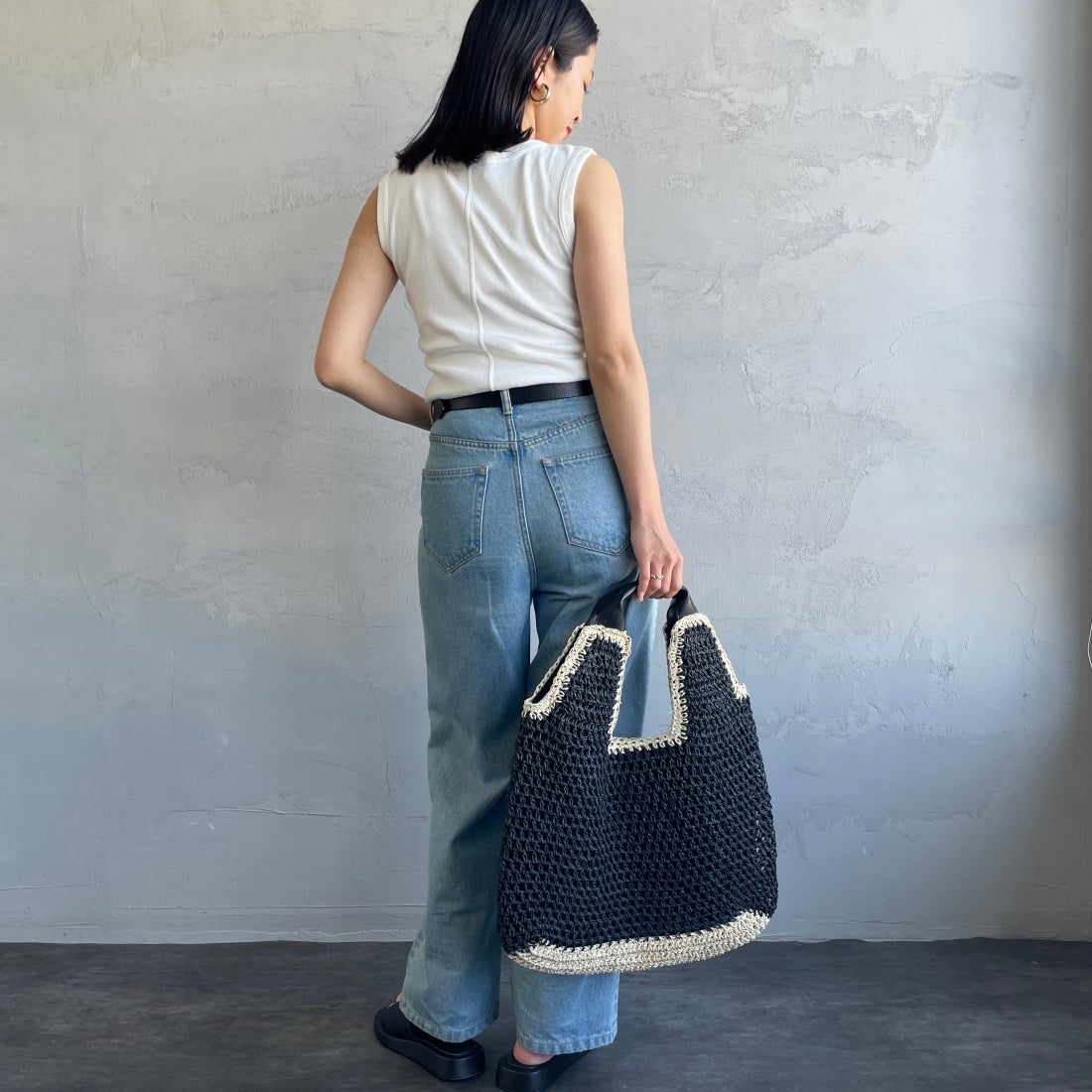 THE SHINZONE [ザ シンゾーン] サーキュラーリブ ノースリーブTシャツ [24MMSCU07] 01 WHITE &&モデル身長：163cm 着用サイズ：F0&&