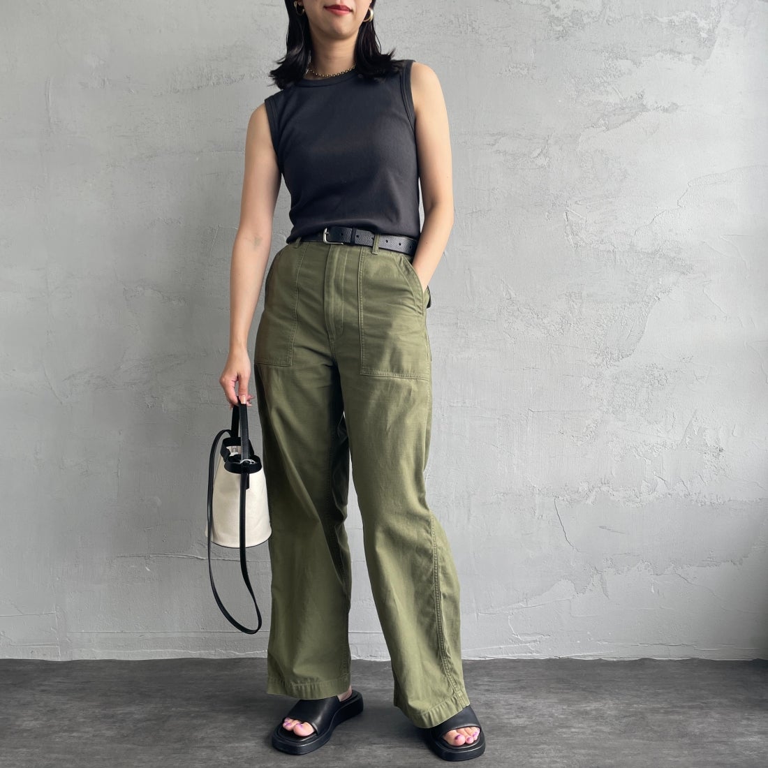 THE SHINZONE [ザ シンゾーン] サーキュラーリブ ノースリーブTシャツ [24MMSCU07] 07 BLACK &&モデル身長：163cm 着用サイズ：F0&&
