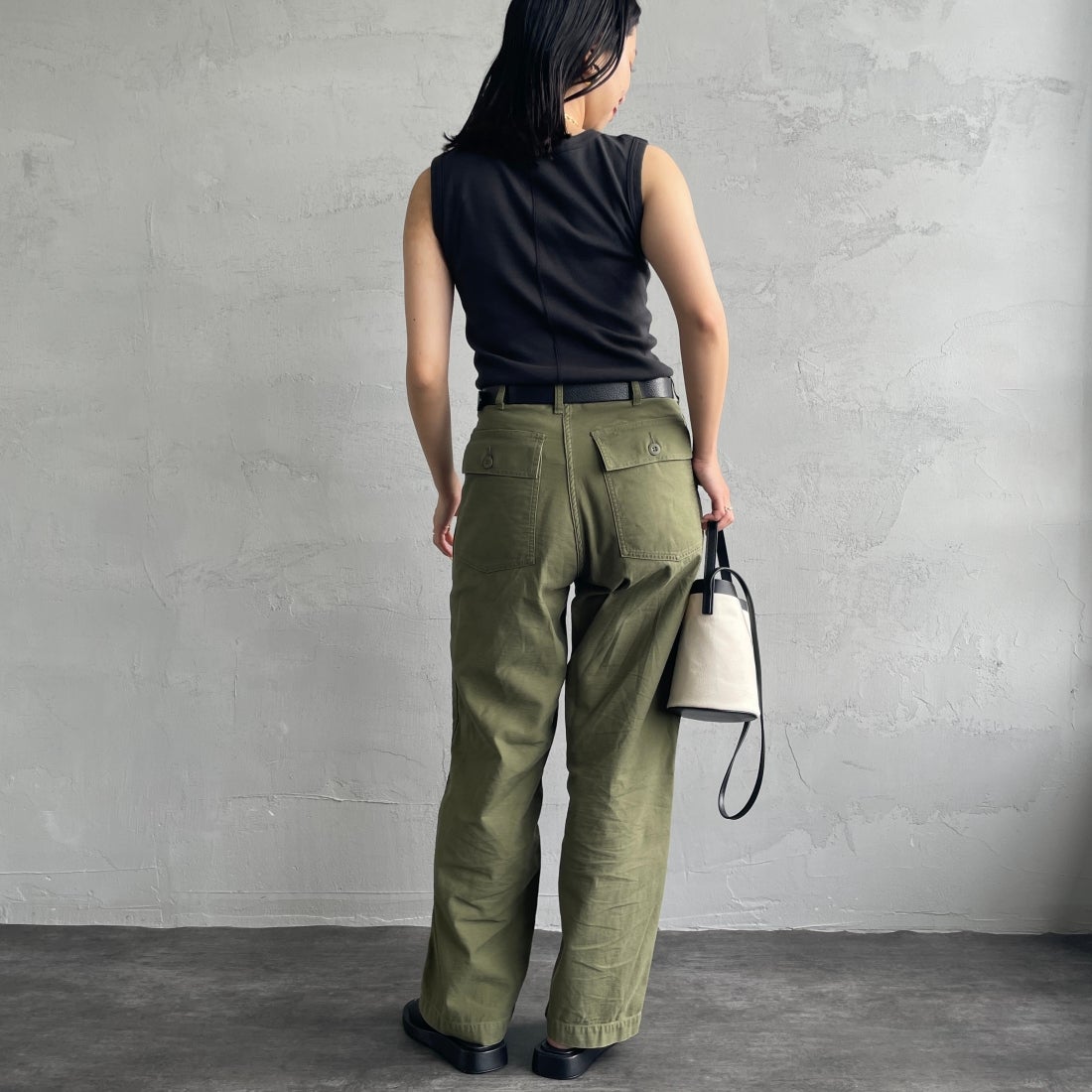 THE SHINZONE [ザ シンゾーン] サーキュラーリブ ノースリーブTシャツ [24MMSCU07] 07 BLACK &&モデル身長：163cm 着用サイズ：F0&&