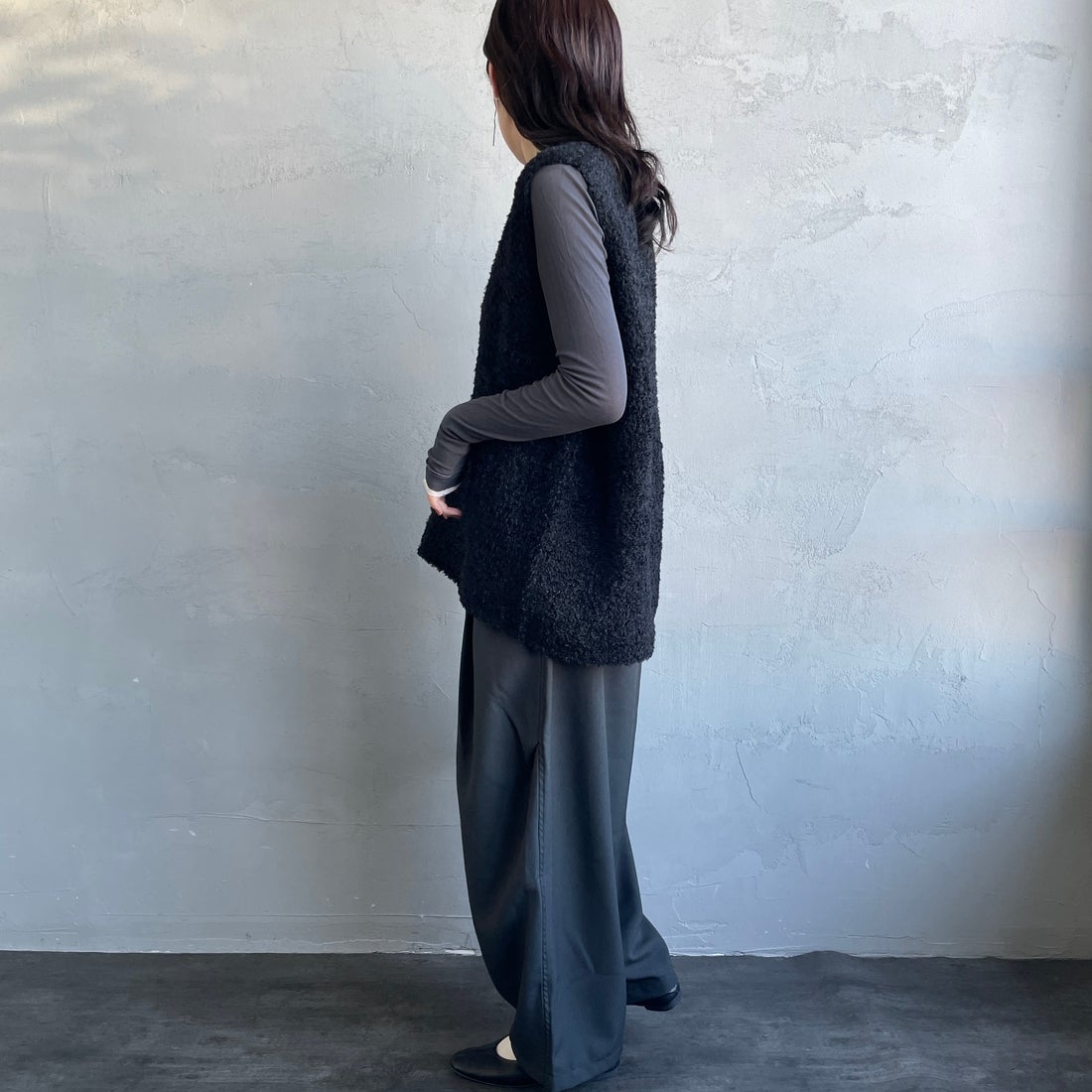 mizuiro ind [ミズイロインド] ワイドカーゴパンツ [1-260016] 93 D.GRAY &&モデル身長：160cm 着用サイズ：F&&