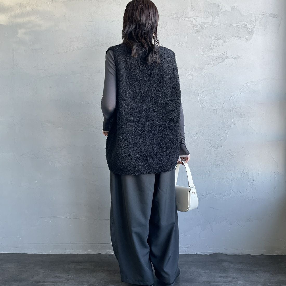 mizuiro ind [ミズイロインド] ワイドカーゴパンツ [1-260016] 93 D.GRAY &&モデル身長：160cm 着用サイズ：F&&