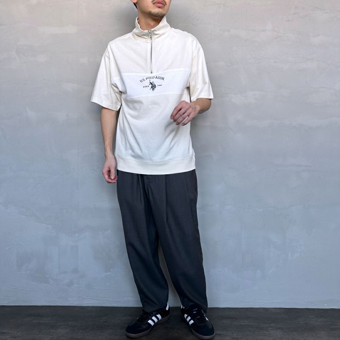 U.S.POLO ASSN. [ユーエスポロアッスン] 別注 ハーフジップ ショートスリーブTシャツ [PLM42217IN-JF] ｱｲﾎﾞﾘｰ &&モデル身長：168cm 着用サイズ：S&&