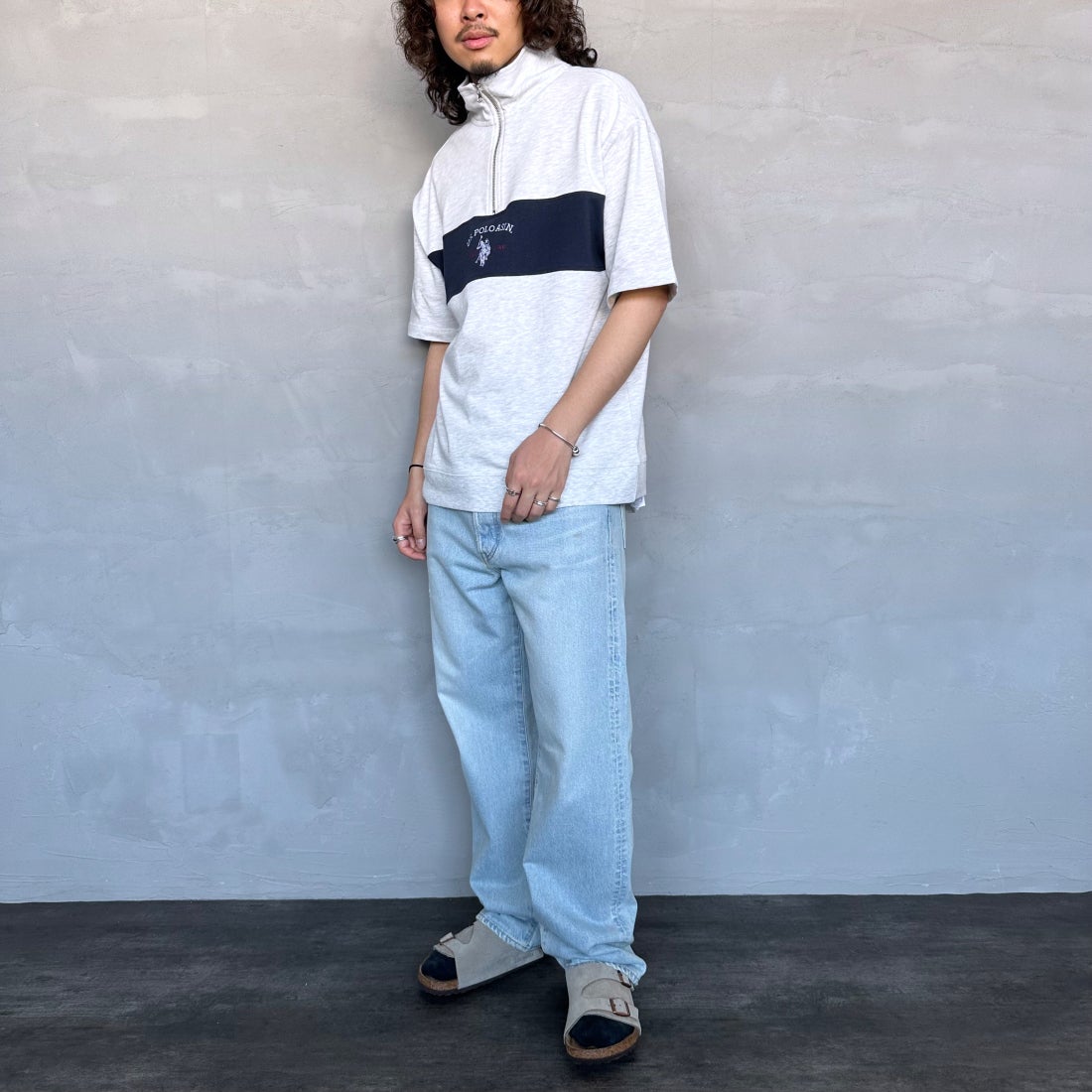 U.S.POLO ASSN. [ユーエスポロアッスン] 別注 ハーフジップ ショートスリーブTシャツ [PLM42217IN-JF] Aｸﾞﾚｰ &&モデル身長：173cm 着用サイズ：M&&