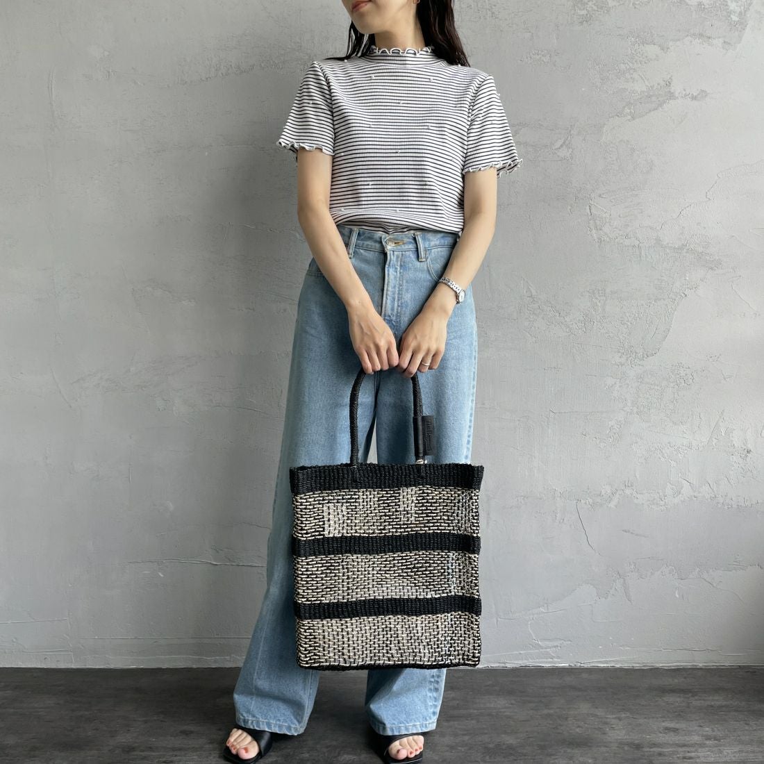 By/m [バイエム] クロップド丈 パールデザインカットソー [24112100] 50 OFF/BLK &&モデル身長：160cm 着用サイズ：F&&