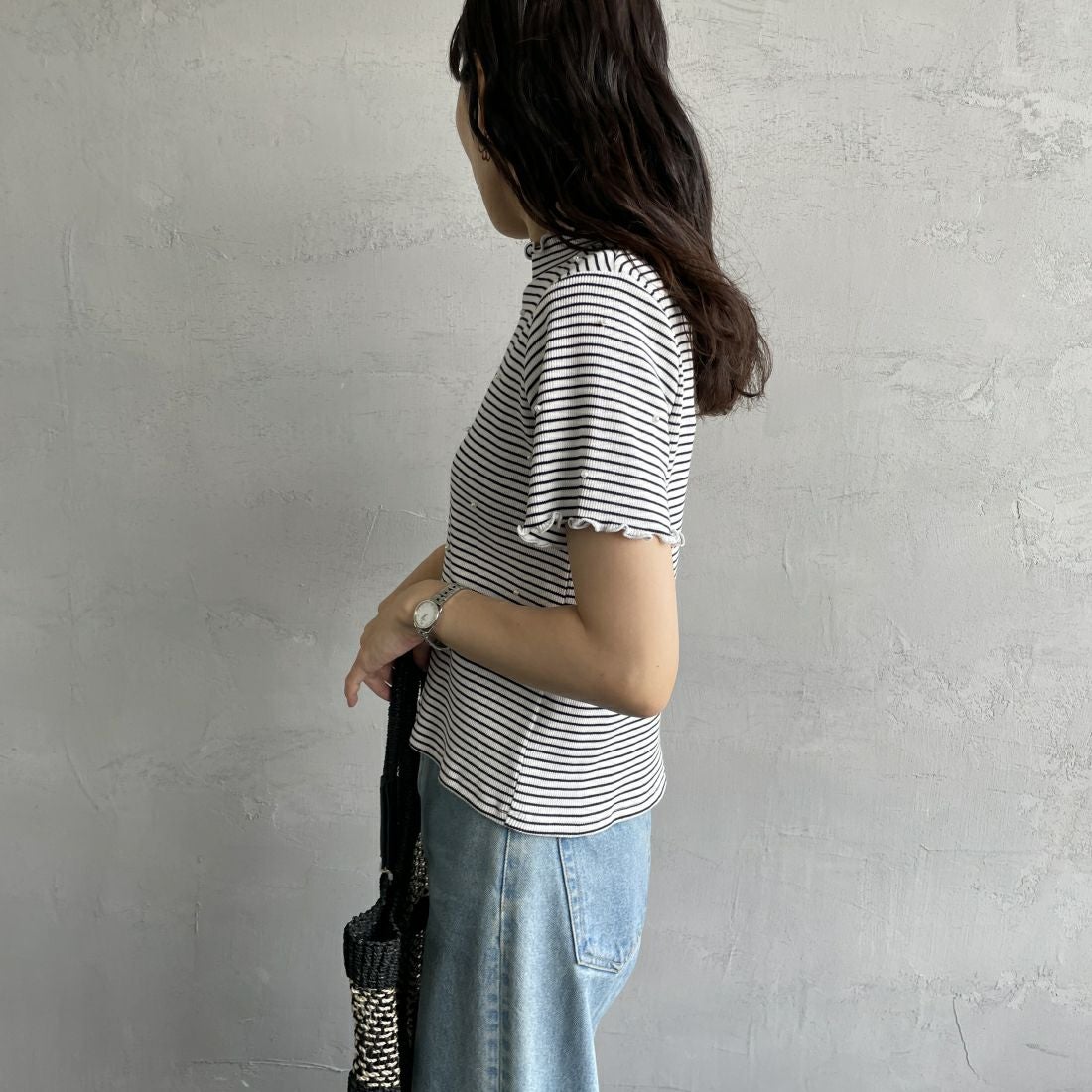 By/m [バイエム] クロップド丈 パールデザインカットソー [24112100] 50 OFF/BLK &&モデル身長：160cm 着用サイズ：F&&