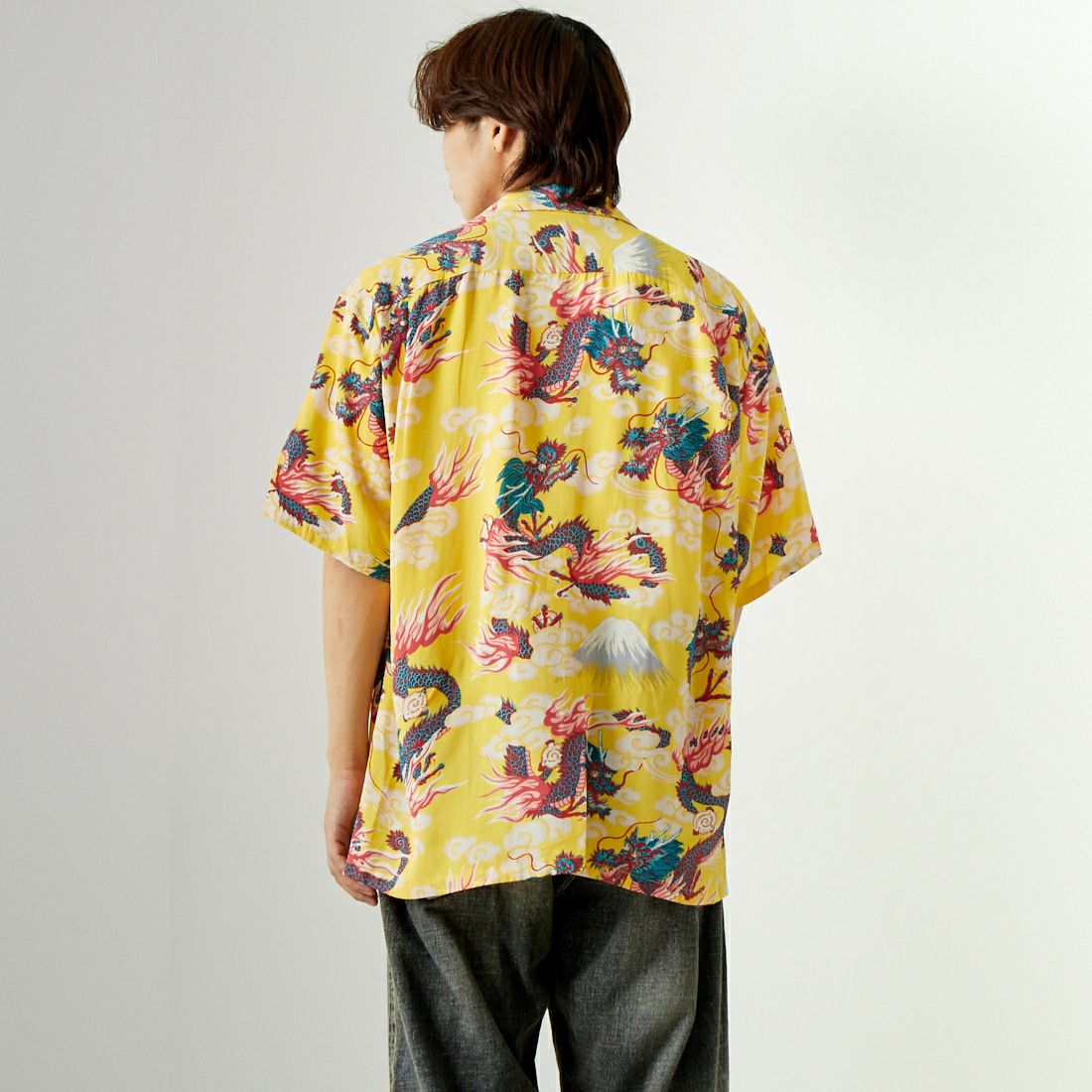 SUN SURF [サンサーフ] レーヨンハワイアンシャツ [SS39227] 155 YELLOW &&モデル身長：179cm 着用サイズ：XL&&