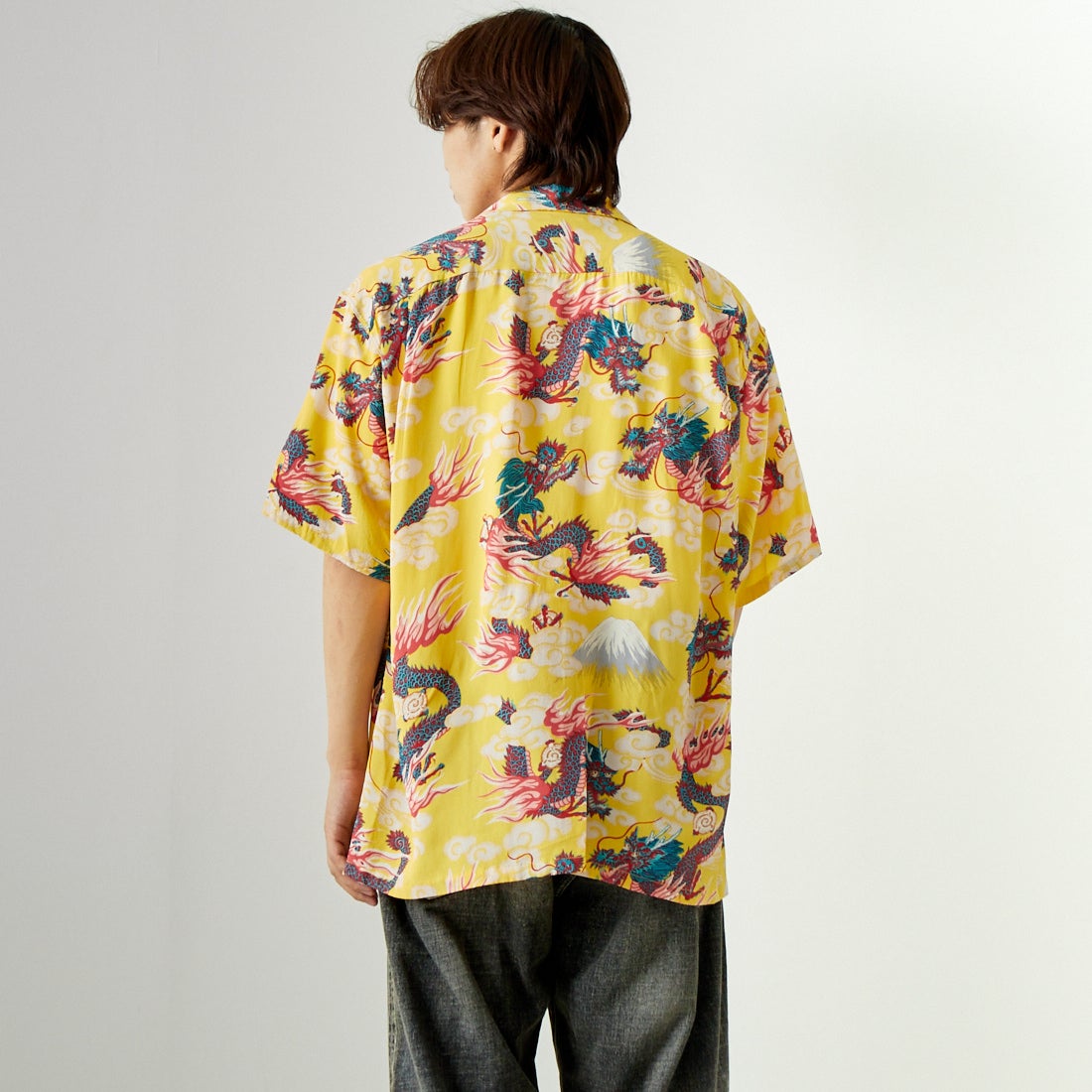 SUN SURF [サンサーフ] レーヨンハワイアンシャツ [SS39227] 155 YELLOW &&モデル身長：179cm 着用サイズ：XL&&