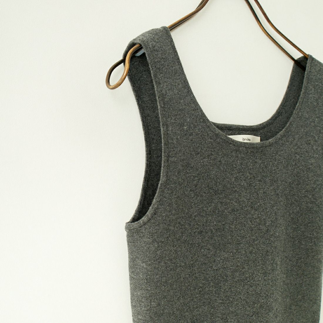 anuke [アンヌーク] クロップド ニットタンクトップ [62410503