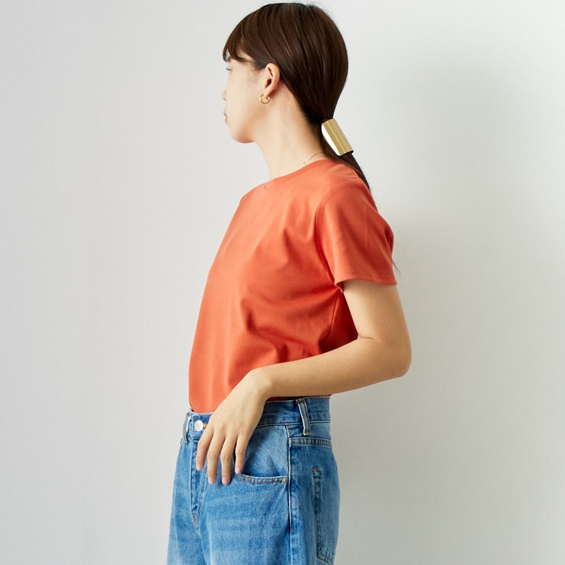 CLOCHE [クロシェ] クルーネックコンパクトTシャツ [41285759] ｵﾚﾝｼﾞ &&モデル身長：167cm 着用サイズ：2&&