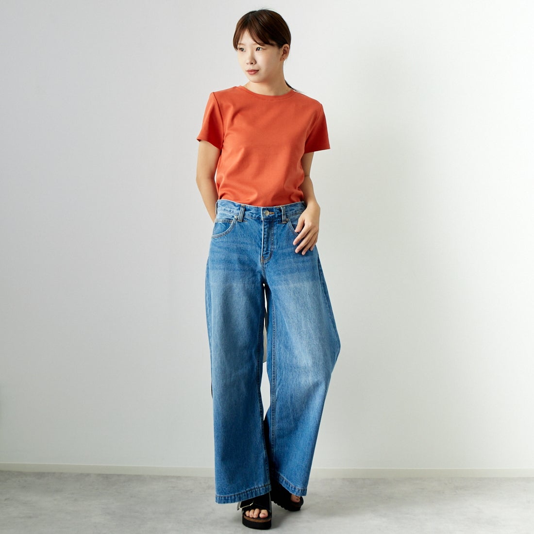 CLOCHE [クロシェ] クルーネックコンパクトTシャツ [41285759] ｵﾚﾝｼﾞ &&モデル身長：167cm 着用サイズ：2&&