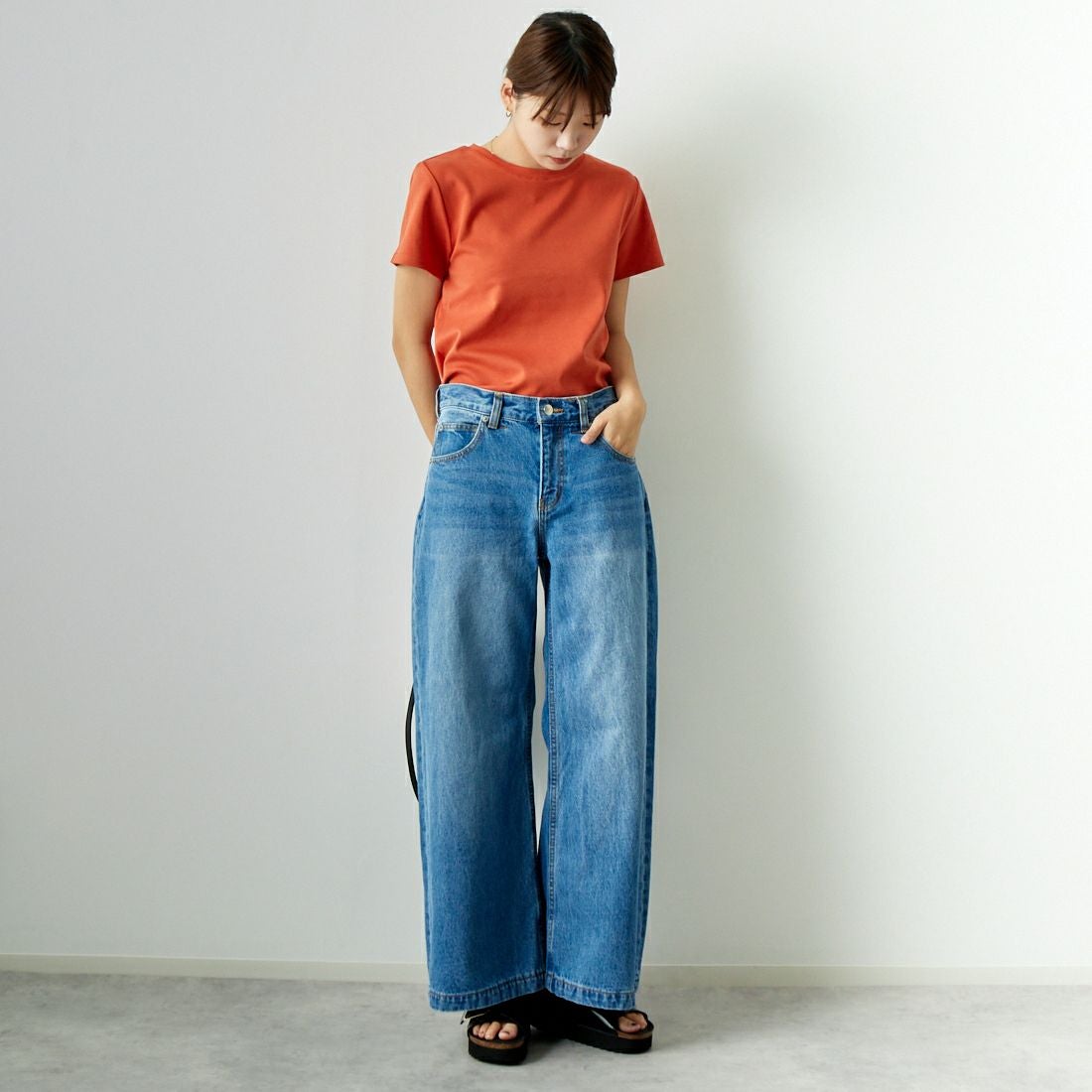 CLOCHE [クロシェ] クルーネックコンパクトTシャツ [41285759] ｵﾚﾝｼﾞ &&モデル身長：167cm 着用サイズ：2&&