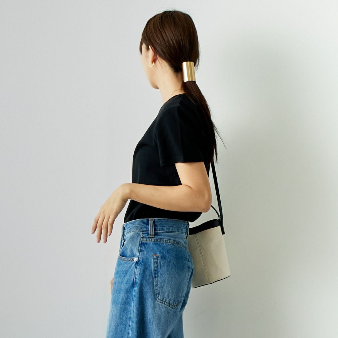 CLOCHE [クロシェ] クルーネックコンパクトTシャツ [41285759] ﾌﾞﾗｯｸ &&モデル身長：167cm 着用サイズ：2&&