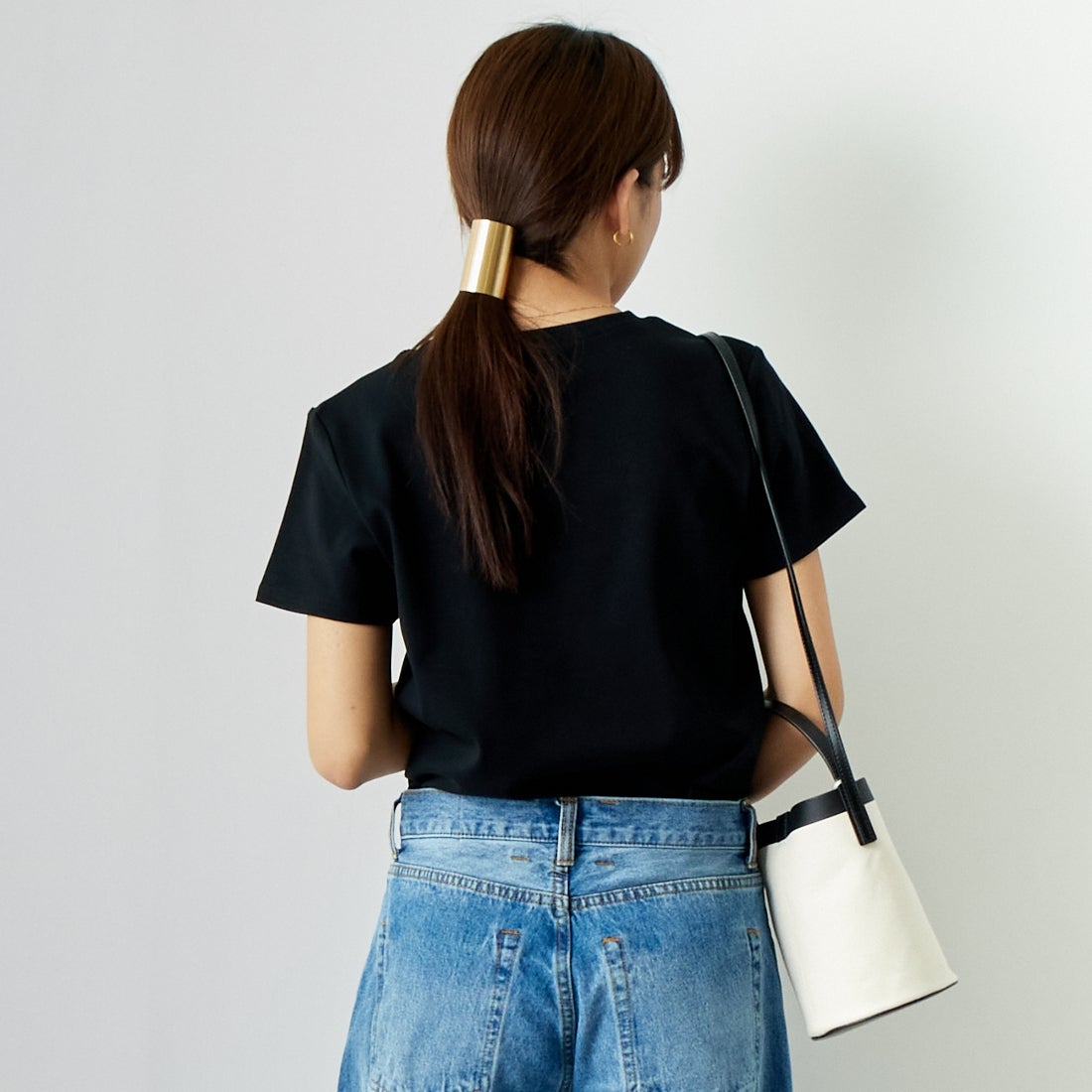 CLOCHE [クロシェ] クルーネックコンパクトTシャツ [41285759] ﾌﾞﾗｯｸ &&モデル身長：167cm 着用サイズ：2&&