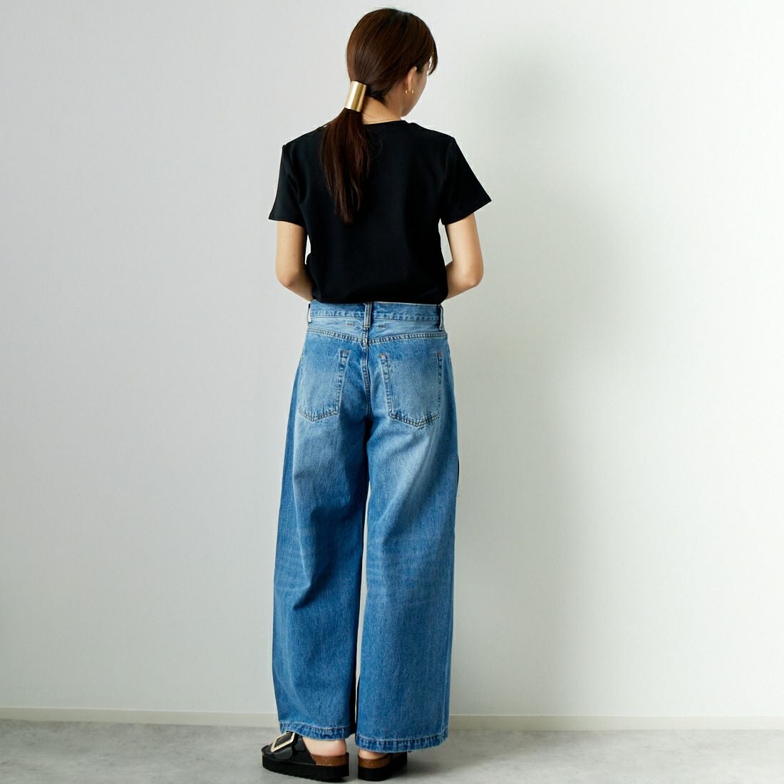 CLOCHE [クロシェ] クルーネックコンパクトTシャツ [41285759] ﾌﾞﾗｯｸ &&モデル身長：167cm 着用サイズ：2&&