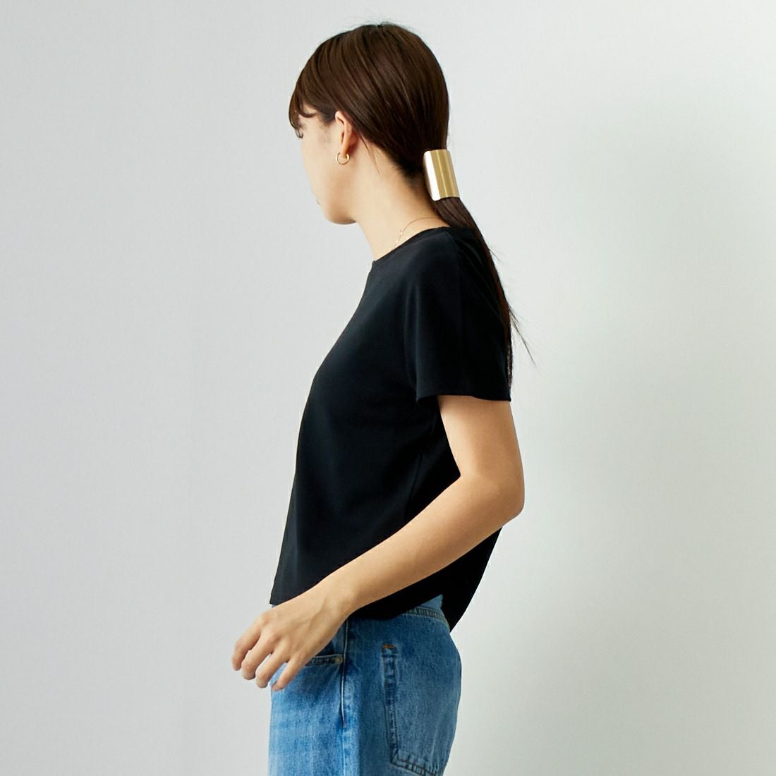 CLOCHE [クロシェ] クルーネックコンパクトTシャツ [41285759] ﾌﾞﾗｯｸ &&モデル身長：167cm 着用サイズ：2&&
