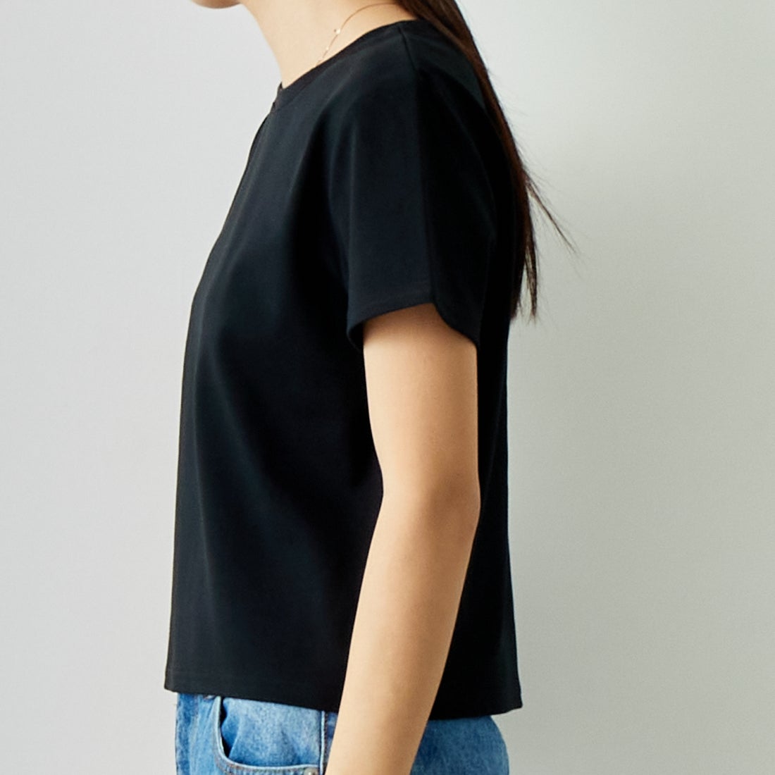 CLOCHE [クロシェ] クルーネックコンパクトTシャツ [41285759] ﾌﾞﾗｯｸ &&モデル身長：167cm 着用サイズ：2&&