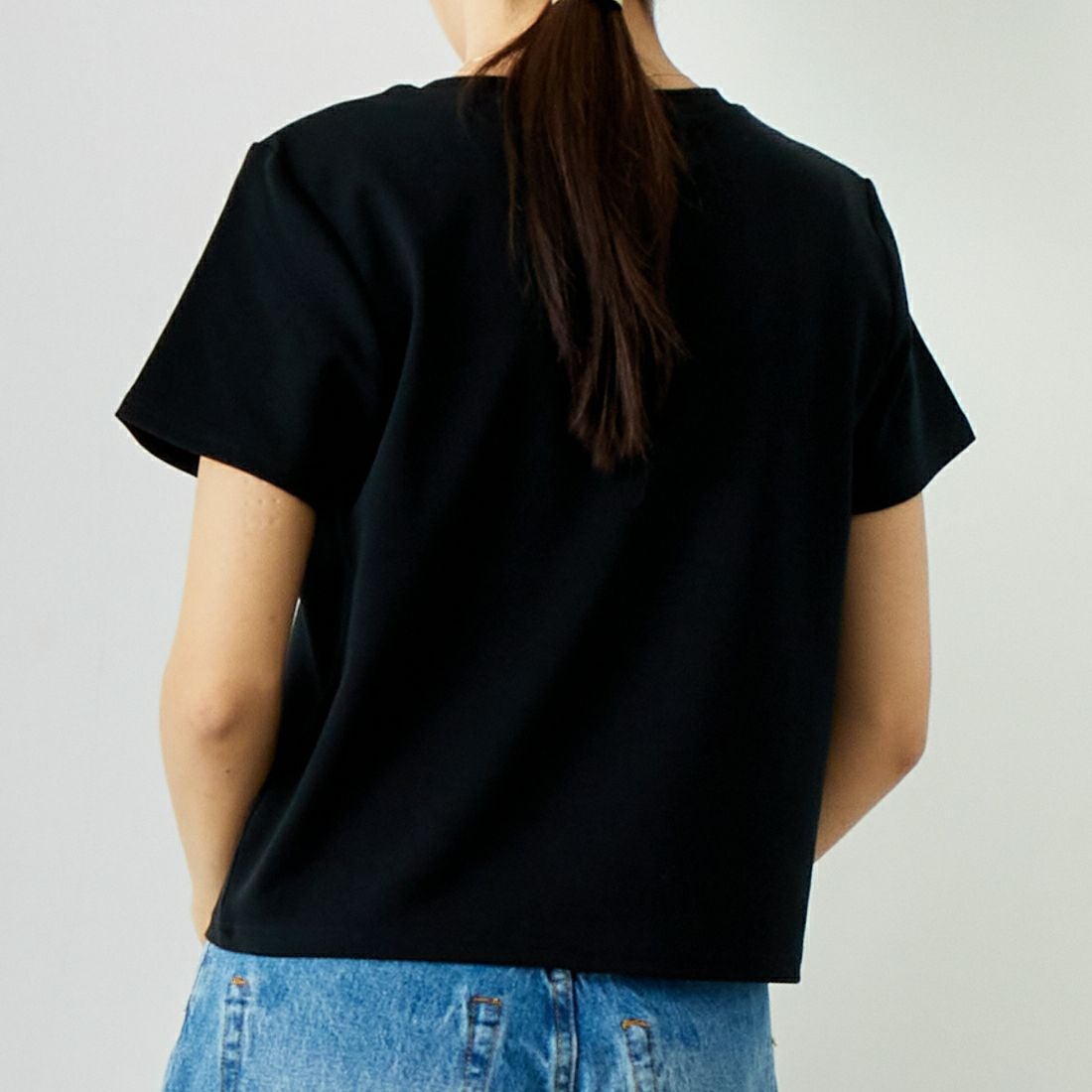 CLOCHE [クロシェ] クルーネックコンパクトTシャツ [41285759] ﾌﾞﾗｯｸ &&モデル身長：167cm 着用サイズ：2&&