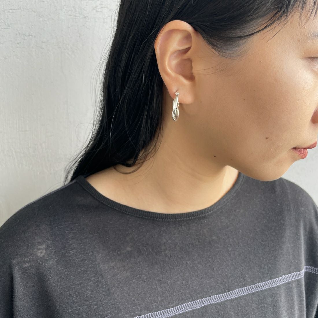 aura [オーラ] ツイストフープピアス [A-P007] SILVER