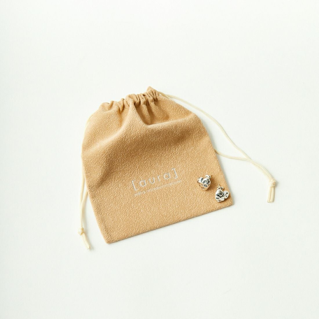 aura [オーラ] ヴィンテージハートピアス [A-P009] SILVER