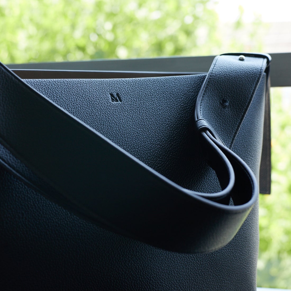 &MyuQ [アンドミューク] 別注 JUNO バケツ型トートバッグ [MCB071-JF] BLK/KHK