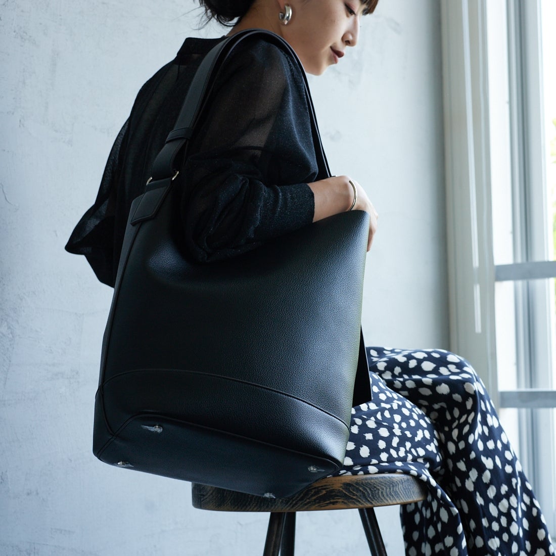 &MyuQ [アンドミューク] 別注 JUNO バケツ型トートバッグ [MCB071-JF] BLK/KHK