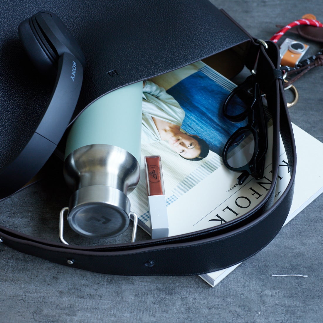 &MyuQ [アンドミューク] 別注 JUNO バケツ型トートバッグ [MCB071-JF] BLK/KHK