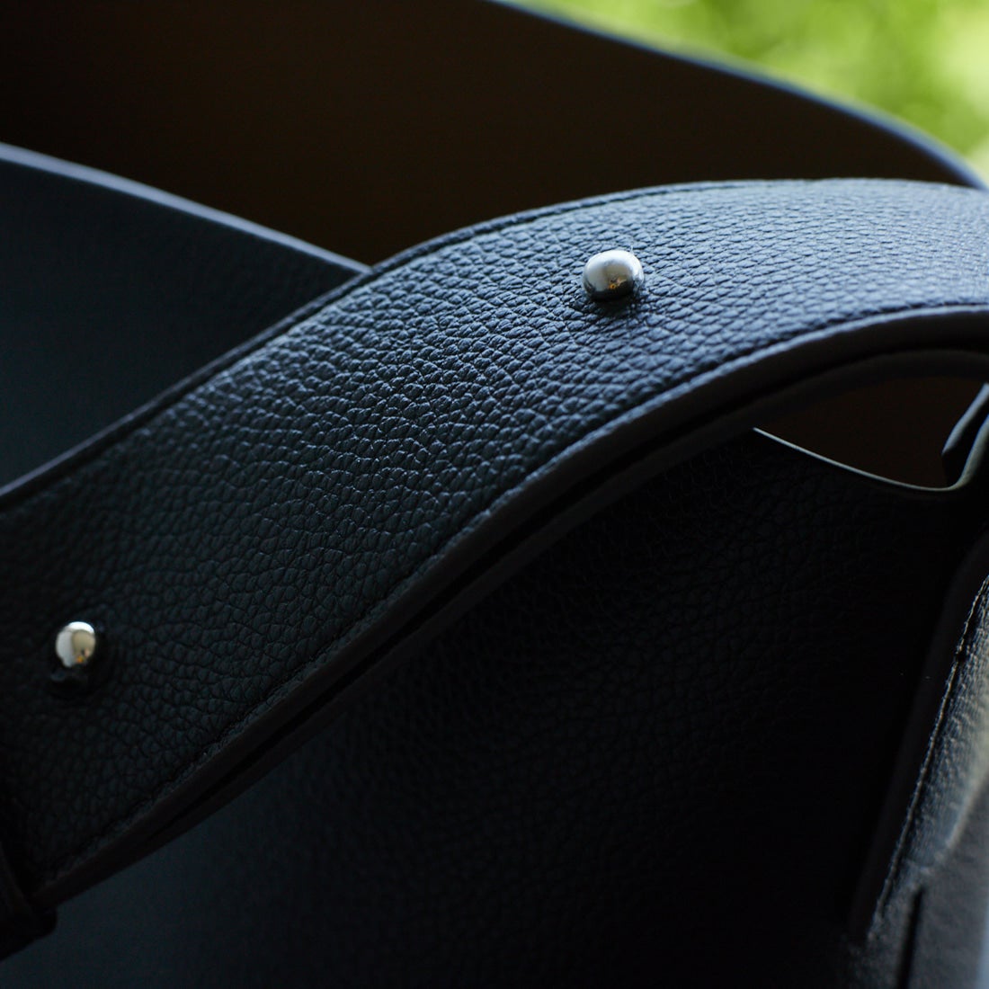 &MyuQ [アンドミューク] 別注 JUNO バケツ型トートバッグ [MCB071-JF] BLK/KHK