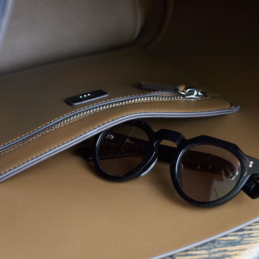 &MyuQ [アンドミューク] 別注 JUNO バケツ型トートバッグ [MCB071-JF] BLK/KHK