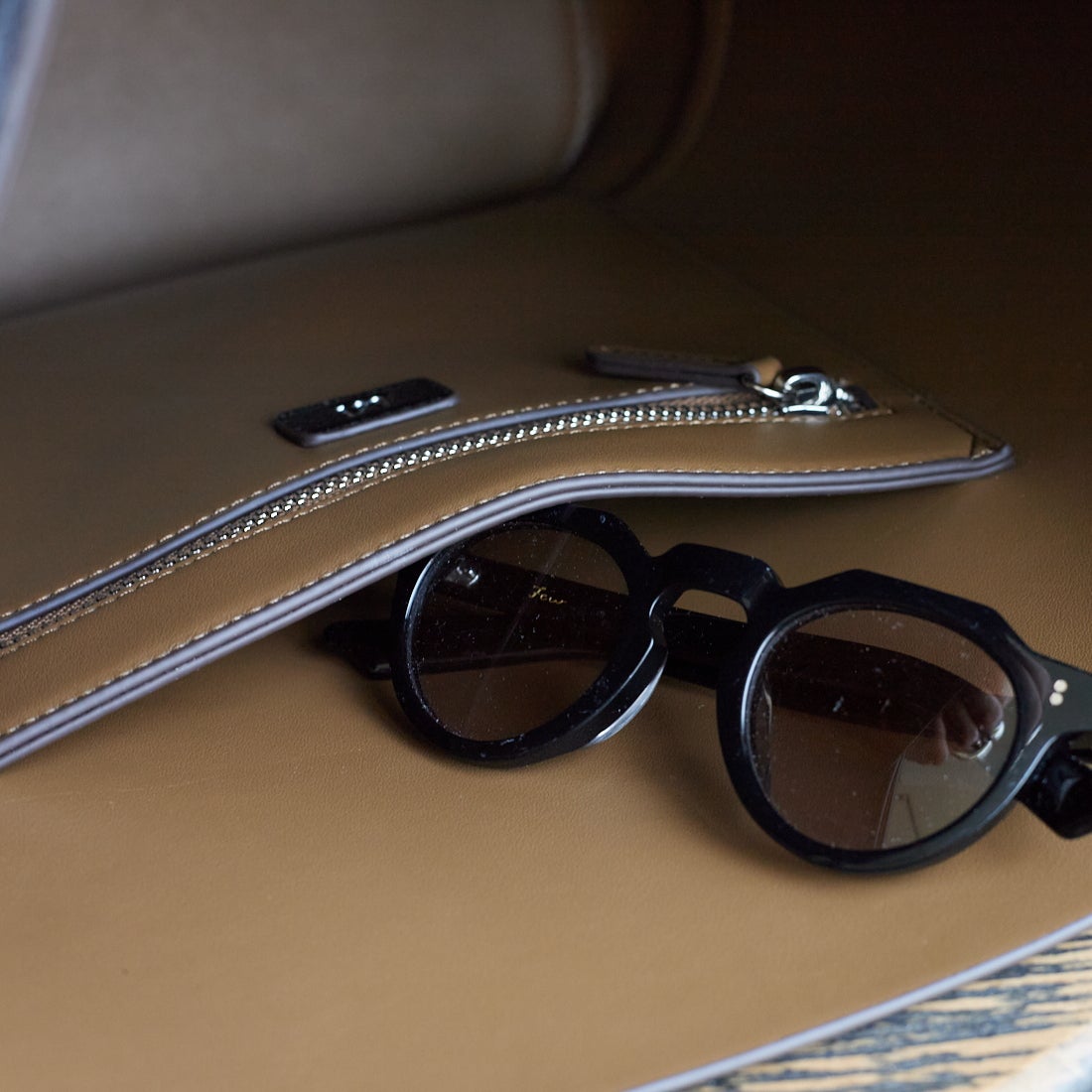 &MyuQ [アンドミューク] 別注 JUNO バケツ型トートバッグ [MCB071-JF] BLK/KHK