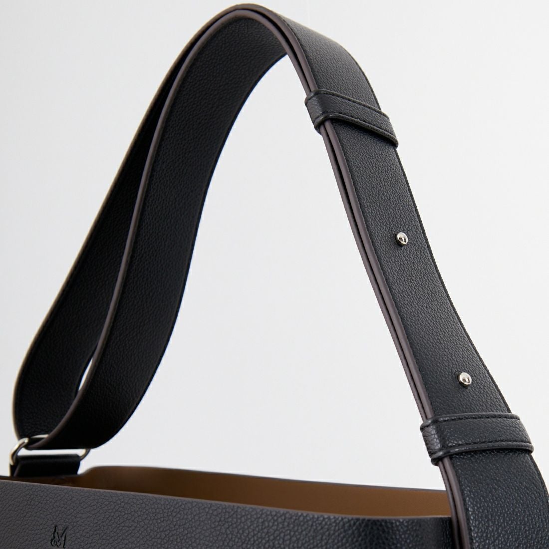 &MyuQ [アンドミューク] 別注 JUNO バケツ型トートバッグ [MCB071-JF] BLK/KHK