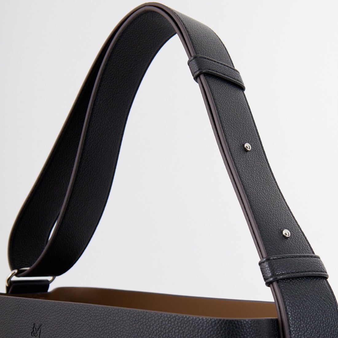 &MyuQ [アンドミューク] 別注 JUNO バケツ型トートバッグ [MCB071-JF] BLK/KHK