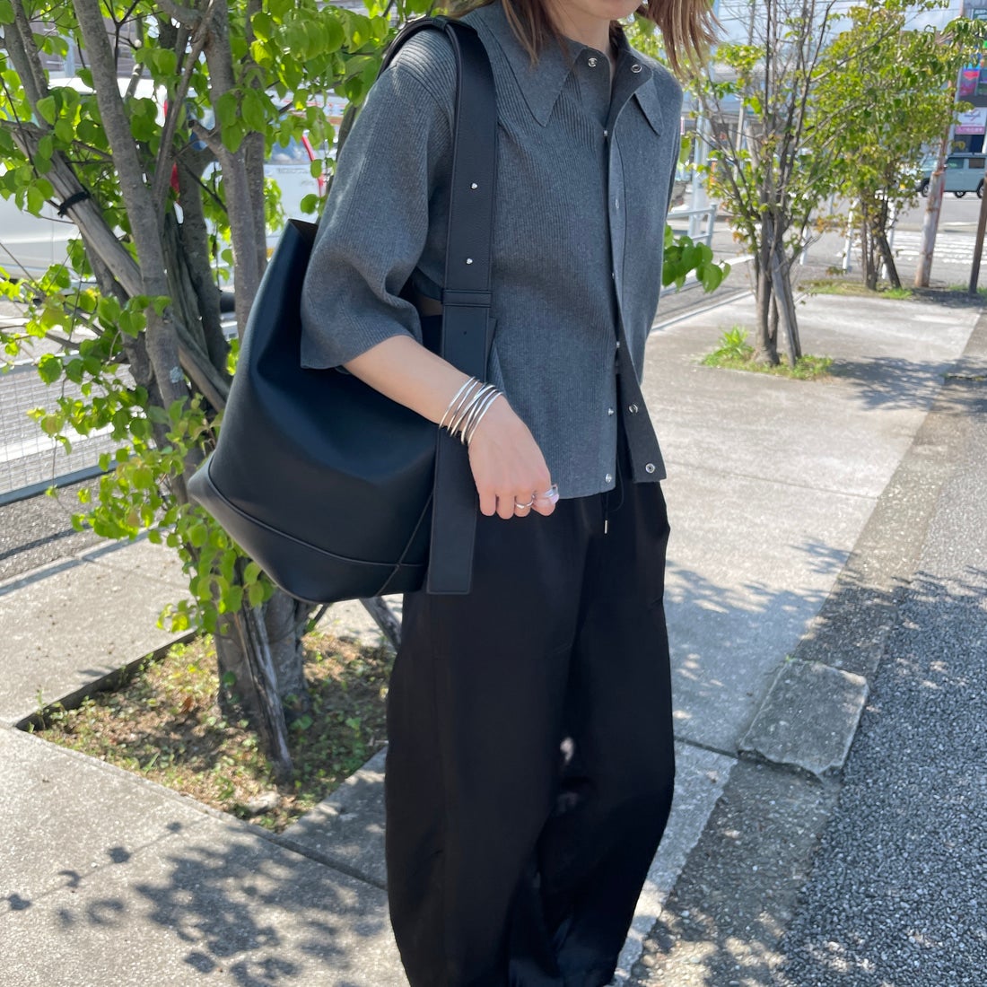 &MyuQ [アンドミューク] 別注 JUNO バケツ型トートバッグ [MCB071-JF] BLK/KHK