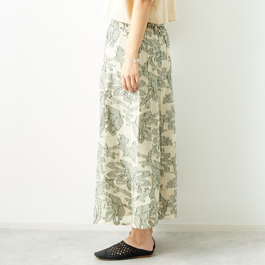 Jeans Factory Clothes [ジーンズファクトリークローズ] ネットカットジャガードフレアスカート [24771-PF] GREEN &&モデル身長：167cm 着用サイズ：F&&
