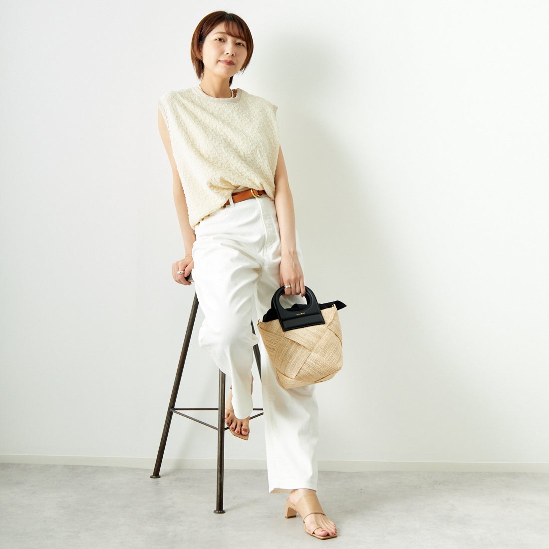 CHIGNON [シニヨン] フクレチュールプルオーバー [8743-630KO] O.WHITE &&モデル身長：167cm 着用サイズ：F&&