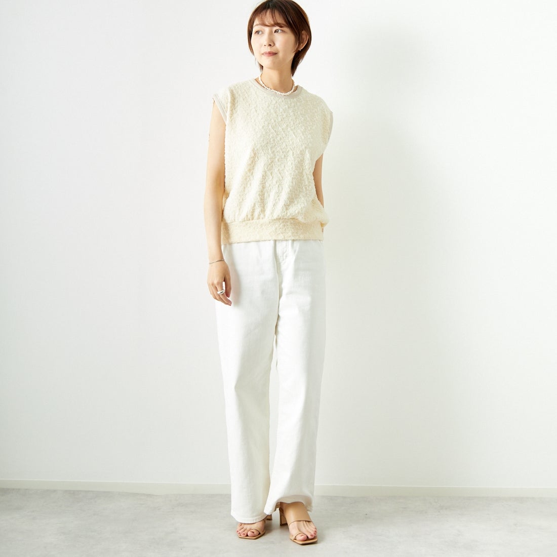 CHIGNON [シニヨン] フクレチュールプルオーバー [8743-630KO] O.WHITE &&モデル身長：167cm 着用サイズ：F&&