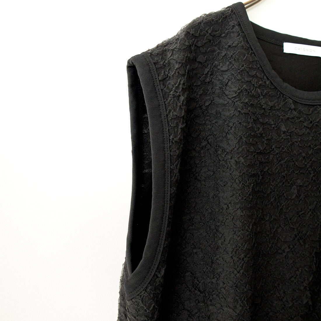 CHIGNON [シニヨン] フクレチュールプルオーバー [8743-630KO] BLACK