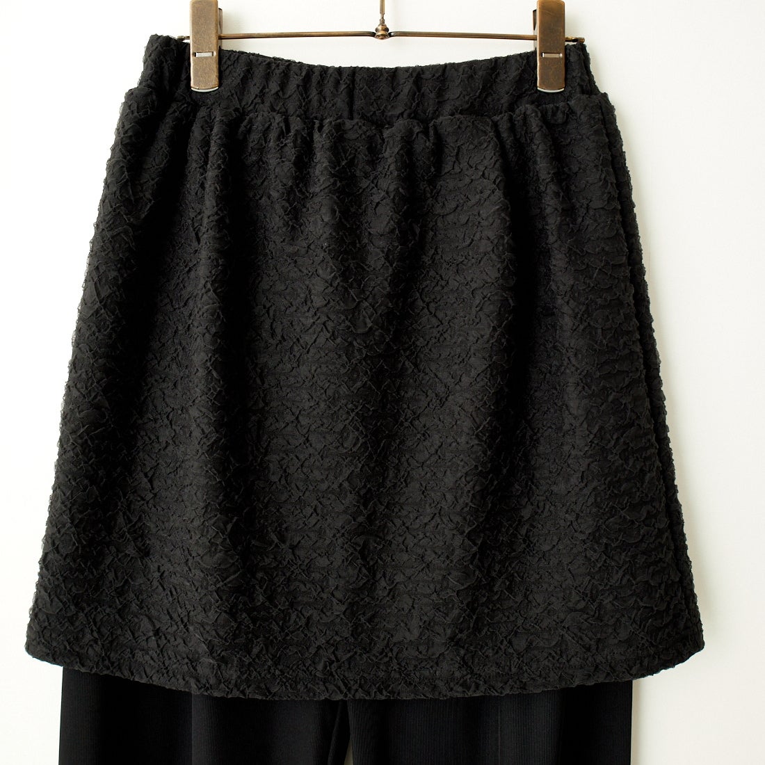CHIGNON [シニヨン] フクレチュールスカートパンツ [3743-631KO] BLACK